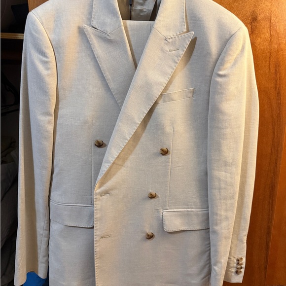 Elegant Men's Beige Double-Breasted Suit
